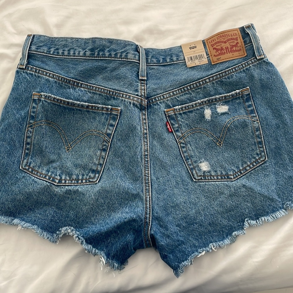 Levi 501 Shorts - Picture 3 of 3